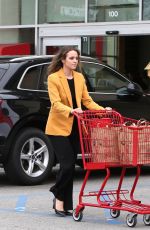 JINGER DUGGAR Shopping at Trader Joe