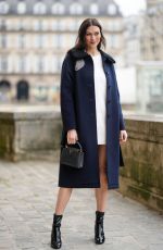 KARLIE KLOSS Arrives at Louis Vuitton Show at Paris Fashion Week 01/19/2023