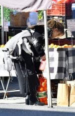 KATE HUDSON at Farmers Market in Beverly Hills 01/22/2023