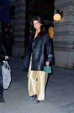 KATIE HOLMES Arrives at Good Morning America in New York 01/11/2023