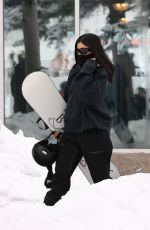 KENDALL and KYLIE JENNER Join Friends for a Fun Fay of Dnowboarding in Aspen 12/31/2022
