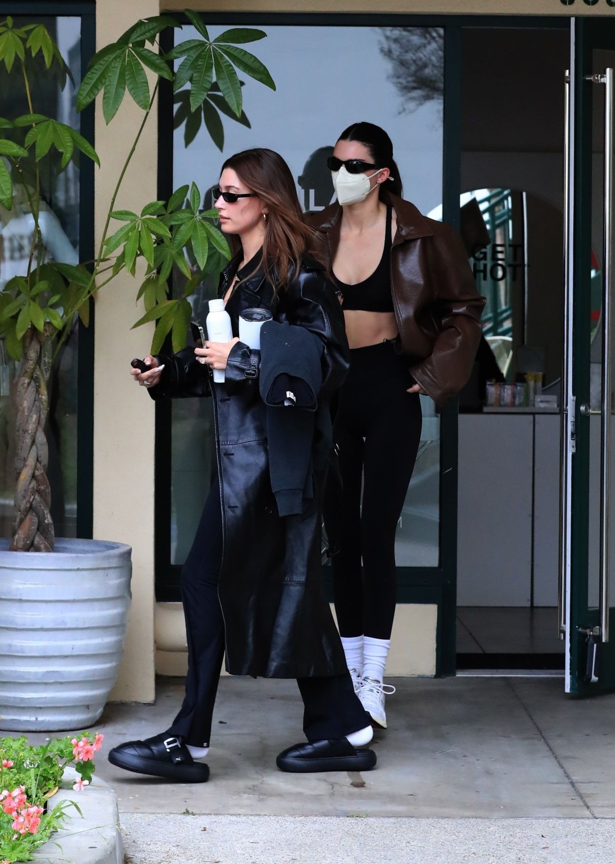 Kendall Jenner, Lauren Perez & Hailey Bieber Get 'Sweaty' for Birthday –  Fonjep News