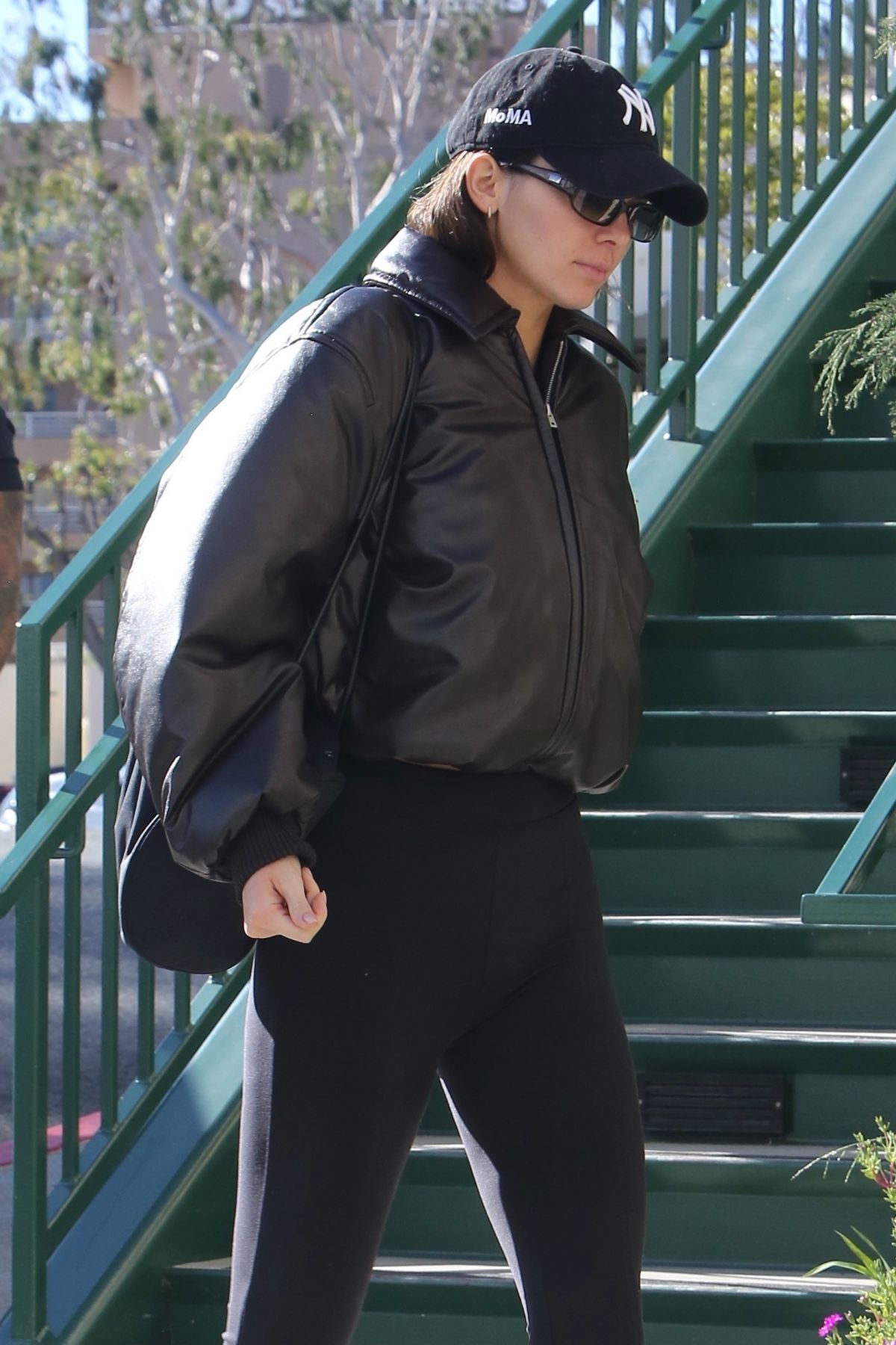KJARG Media on X: Kendall Jenner llegando a Hot Pilates en West