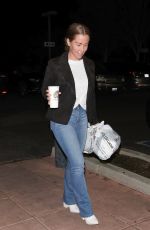 KENDRA WILKINSON Arrives at Her Child