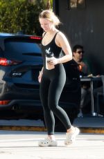 KRISTEN BELL Leaves Yoga Class in Los Feliz 01/21/2023