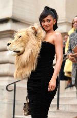 KYLIE JENNER Arrives at Schiaparelli Spring-summer 2023 Show at Paris Fashion Week 01/23/2023