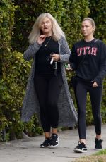 LALA KENT Out with Her Mother at a Nail Salon in Los Angele 01/03/2023