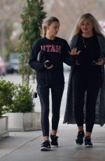 LALA KENT Out with Her Mother at a Nail Salon in Los Angele 01/03/2023