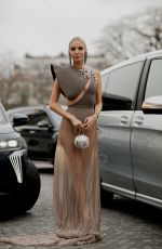 LEONIE HANNE Arrives at Stephane Rolland Spring Summer 2023 Haute Couture Show in Paris 01/24/2023