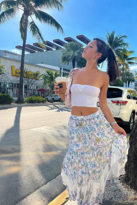 LILY CHEE - Instagram Photos 01/11/2023