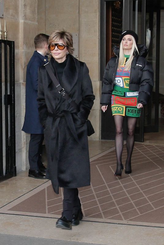 LISA RINNA and ERIKA JAYNE Leaves Their Hotel in Paris 01/20/2023