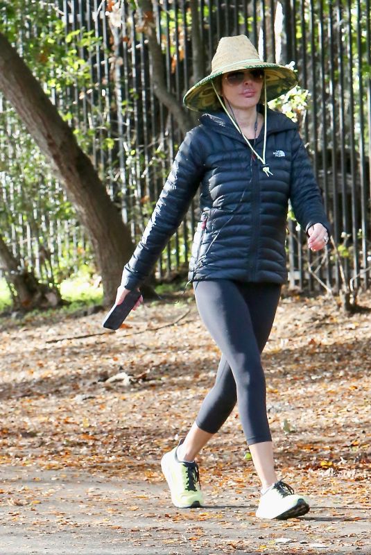 LISA RINNA Out Hiking in Los Angeles 01/02/2023