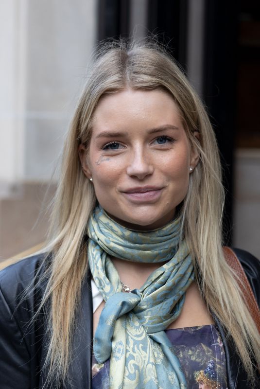 LOTTIE MOSS Arrives at Her Hotel in Paris 01/09/2023