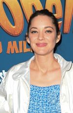 MARION COTILLARD at Asterix et Obelix: :