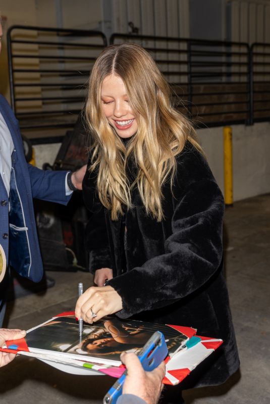 MIA GOTH Signs for Fans at AMC Theater in Burbank 01/27/2023