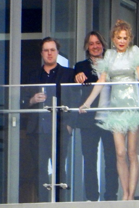 NICOLE KIDMAN and Keith Urban with friends at Their Luxury Penthouse in Sydney 01/01/2023