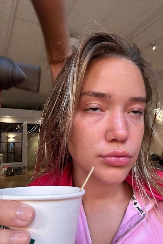 OLIVIA PONTON - Instagram Photos 01/30/2023