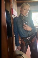 POM KLEMENTIEFF - Instagram Photos 01/22/2023