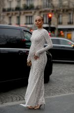 Pregnant ALICIA AYLIES Arrives at Stephane Rolland Spring Summer 2023 Haute Couture Show in Paris 01/24/2023