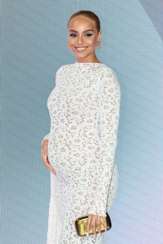 Pregnant ALICIA AYLIES at Stephane Rolland Spring Summer 2023 Haute Couture Show in Paris 01/24/2023