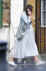 Pregnant KEIRA KNIGHTLEY Out Shopping for Some Fruits in London 01/29/2023