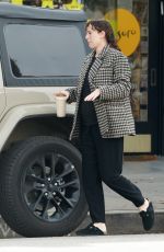 Pregnant RUMER WILLIS Out for Fresh Squeezed Juices at Beverly Hills 01/12/2023