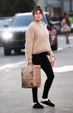 Pregnant RUMER WILLIS Out in Los Angeles 01/07/2023