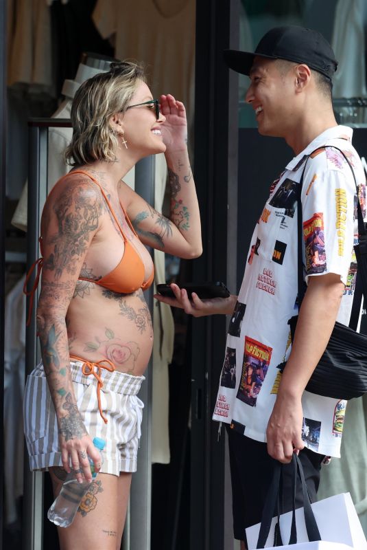 Pregnant TINA LOUISE Out and About in Sydney 01/03/2023