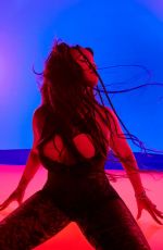RIHANNA for Savage x Fenty Valentine 2023