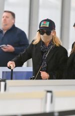 SARAH MICHELLE GELLAR Arrives at JFK Airport in New York 01/24/2023