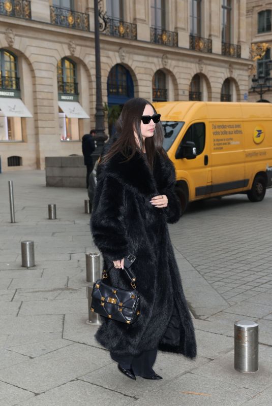 SOFIA CARSON Out at Paris Fashion Week 01/25/2023