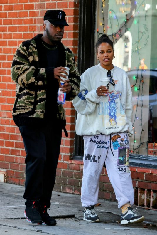 TAYLOUR PAIGE Out with a Friend at Alfred’s Coffee in West Hollywood 01/04/2023