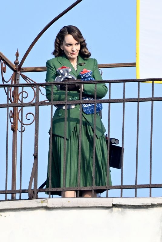 TINA FEY on the Set of A Haunting in Venice in Venice 01/07/2023