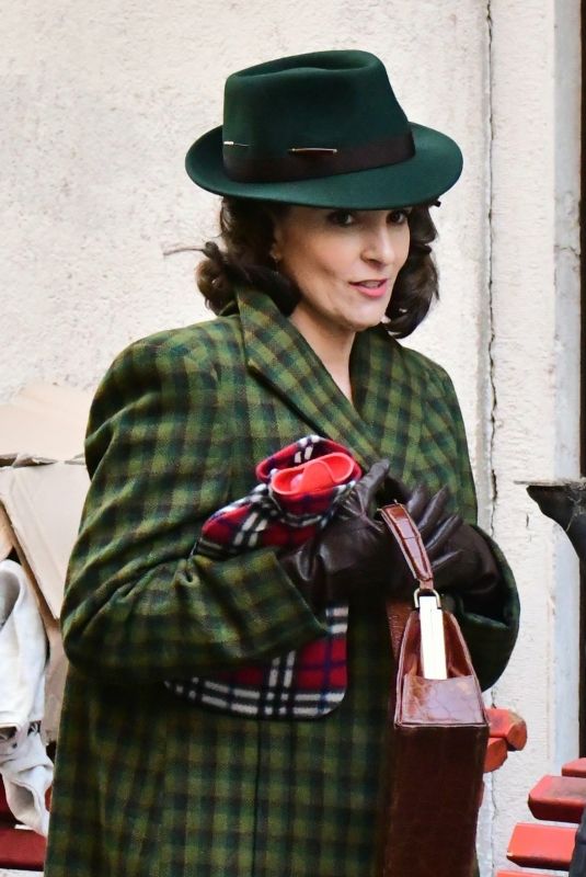 TINA FEY on the Set of A Haunting in Venice in Venice 01/10/2023