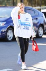 ADDISON RAE Shopping at Erewhon in Los Angeles 01/31/2023