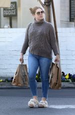 AMY ADAMS Shopping at Bristol Farms in Beverly Hills 02/01/2023