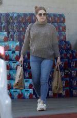 AMY ADAMS Shopping at Bristol Farms in Beverly Hills 02/01/2023