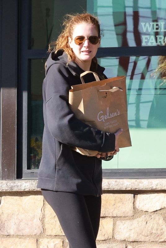 ANNA OSCEOLA Shopping at Gelson