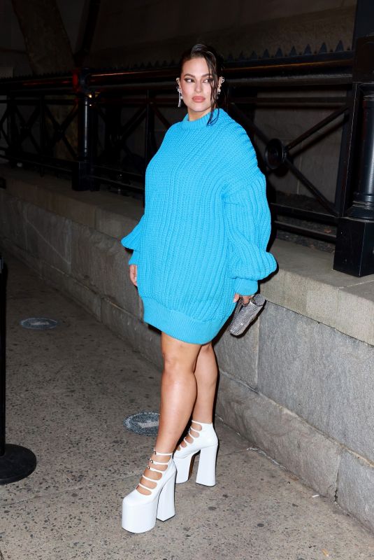 ASHLEY GRAHAM Arrives at Marc Jacobs Fashion Show in New York 02/02/2023