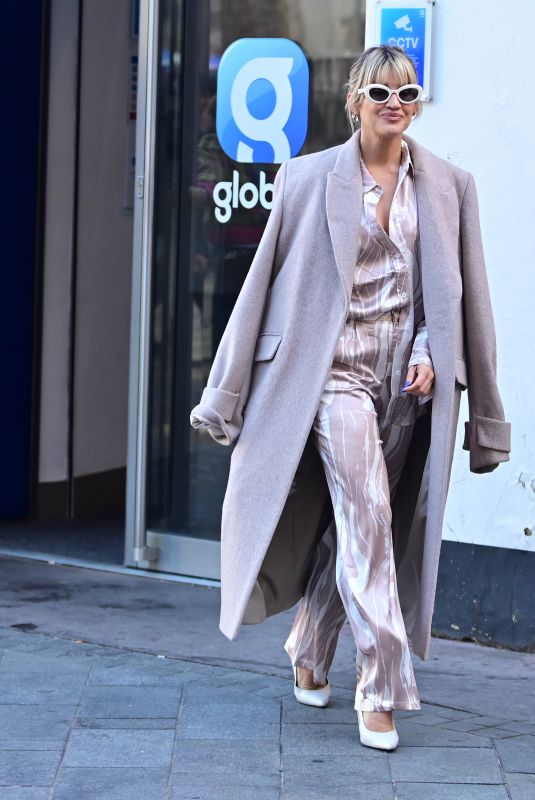 ASHLEY ROBERTS Leaves Global Radio Studios in London 02/01/2023