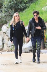 BRAUNQYNN WINDHAM-BURKE and JENNIFER SPINNER Out Hiking at Runyon Canyon in Los Angeles 01/31/2023