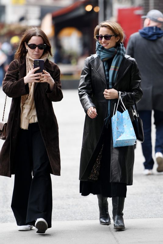 DIANNA AGRON Out for Lunch with a Friend at Sant Ambroeus in New York 02/09/2023