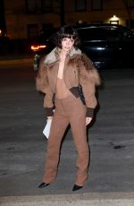 EMILY RATAJKOWSKI Arrives at Marc Jacobs Fashion Show in New York 02/02/2023