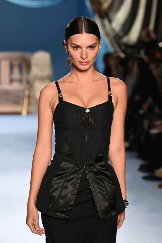 EMILY RATAJKOWSKI at Tory Burch Fashion Show in New York 02/13/2023