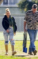 GWEN STEFANI and Blake Shelton Out in Los Angeles 02/26/2023