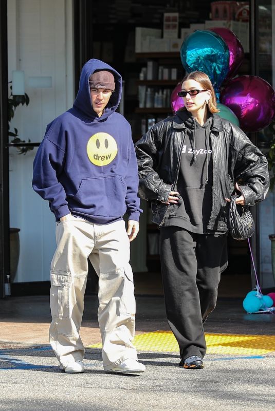 HAILEY and Justin BIEBER Leaves Beverly Glen Deli in Bel Air 02/12/2023