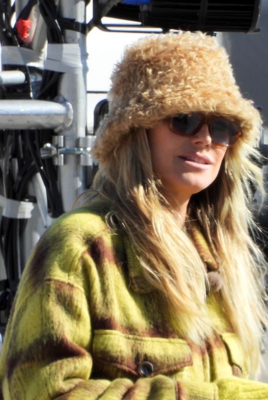 HEIDI KLUM and Her Contestants film Germany