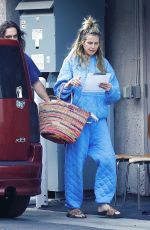 HEIDI KLUM and Tom Kaulitz Bring Their Dog to the Vet in Studio City 02/19/2023