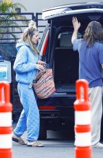 HEIDI KLUM and Tom Kaulitz Bring Their Dog to the Vet in Studio City 02/19/2023