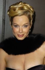 JENNIFER GAREIS at 2004 GQ Men of the Year Awards